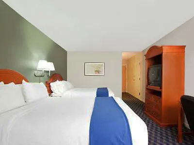 Quality & St Charles -west Chicago Hotel