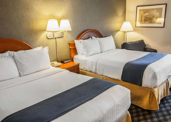 Quality & St Charles -west Chicago Hotel