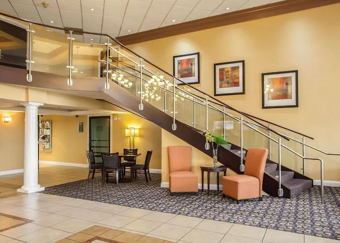 Quality & St Charles -west Chicago 4*
