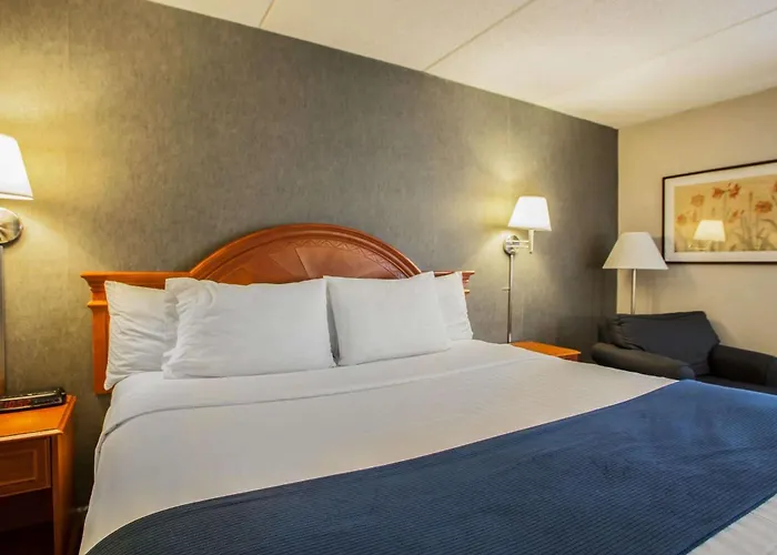 Hotel Quality & St Charles -west Chicago