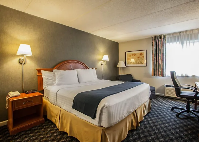 Quality & St Charles -west Chicago Hotel 4*