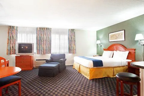 Hotel Quality & St Charles -west Chicago 4*