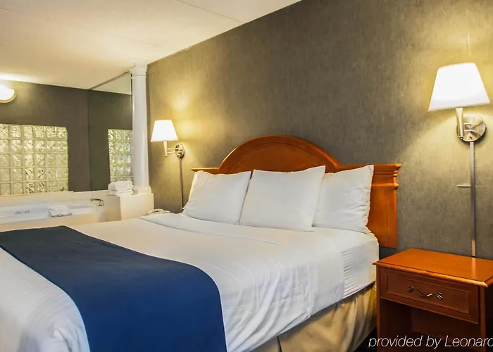 Quality & St Charles -west Chicago Hotel